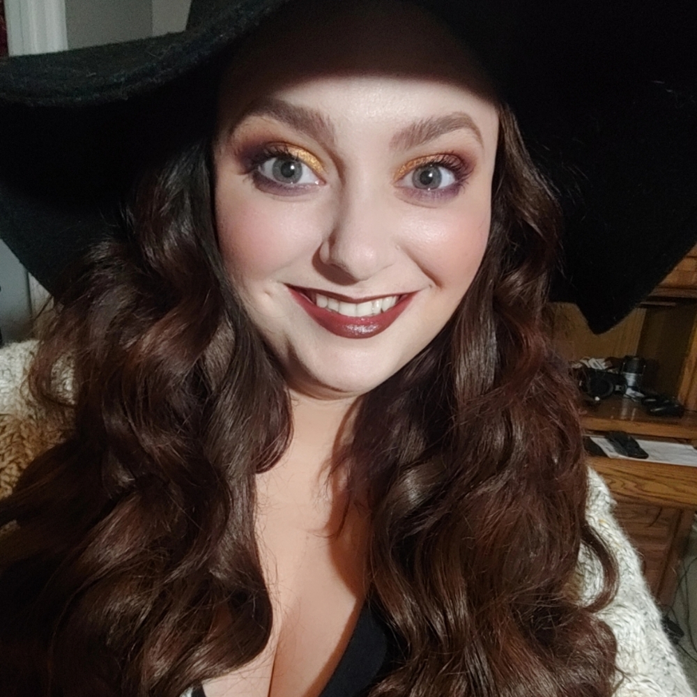 Meet your Posher, Liz